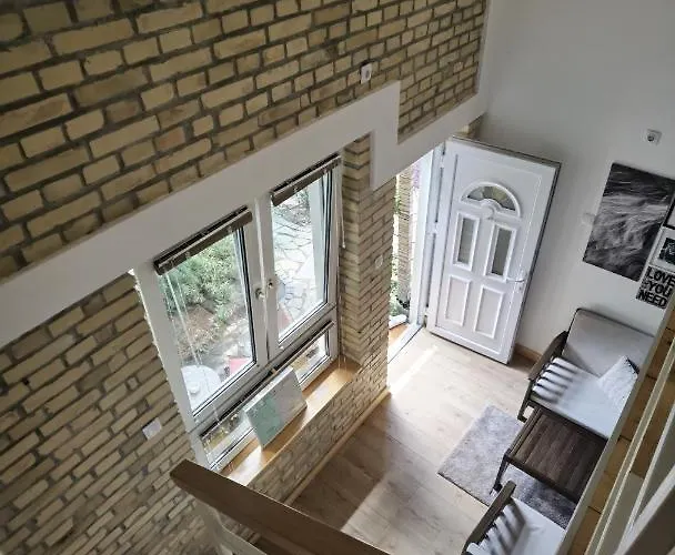 Zona 2 公寓 兹雷尼亚宁