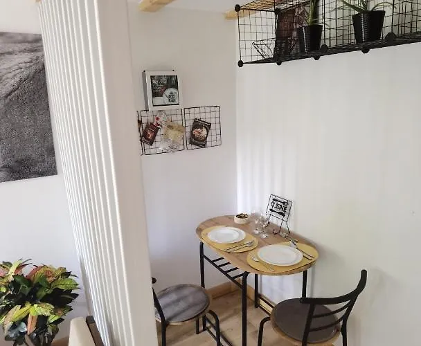 Zona 2 * 兹雷尼亚宁